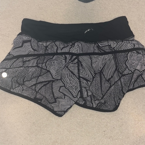 lululemon athletica Pants - Lululemon speed up 2.5 inch size 4 shorts